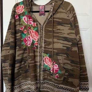 JOHNNY WAS HEAVILY EMBROIDERED FLORAL CAMOUFLAGE COTTON STRETCH HOODIE